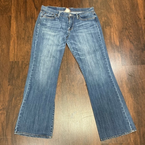 Lucky Brand Denim - LUCKY BRAND JEANS “Sweet & Low” Flare denims cute back pocket details. size 10